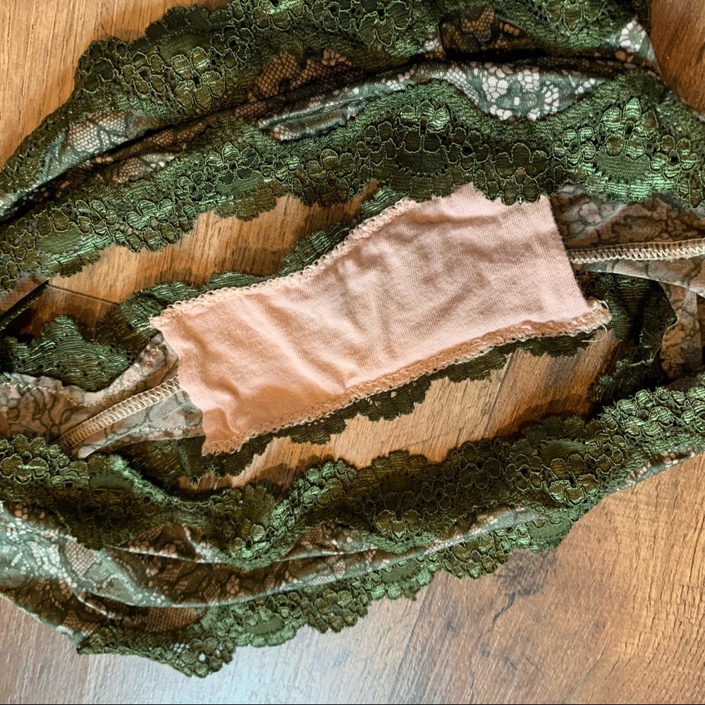 VS Vintage Very Sexy Lace Trim Cheeky Panty - Picture 5 of 8